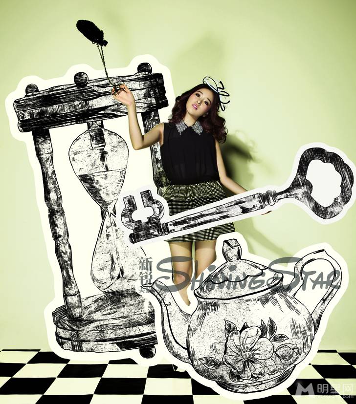 阚清子赵韦至时尚杂志写真图片 漫画主题创意十足