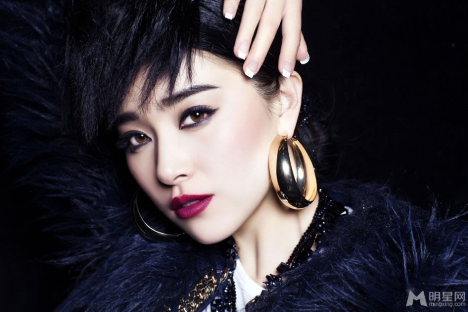 阚清子精致个性写真 尽展冷艳高贵范