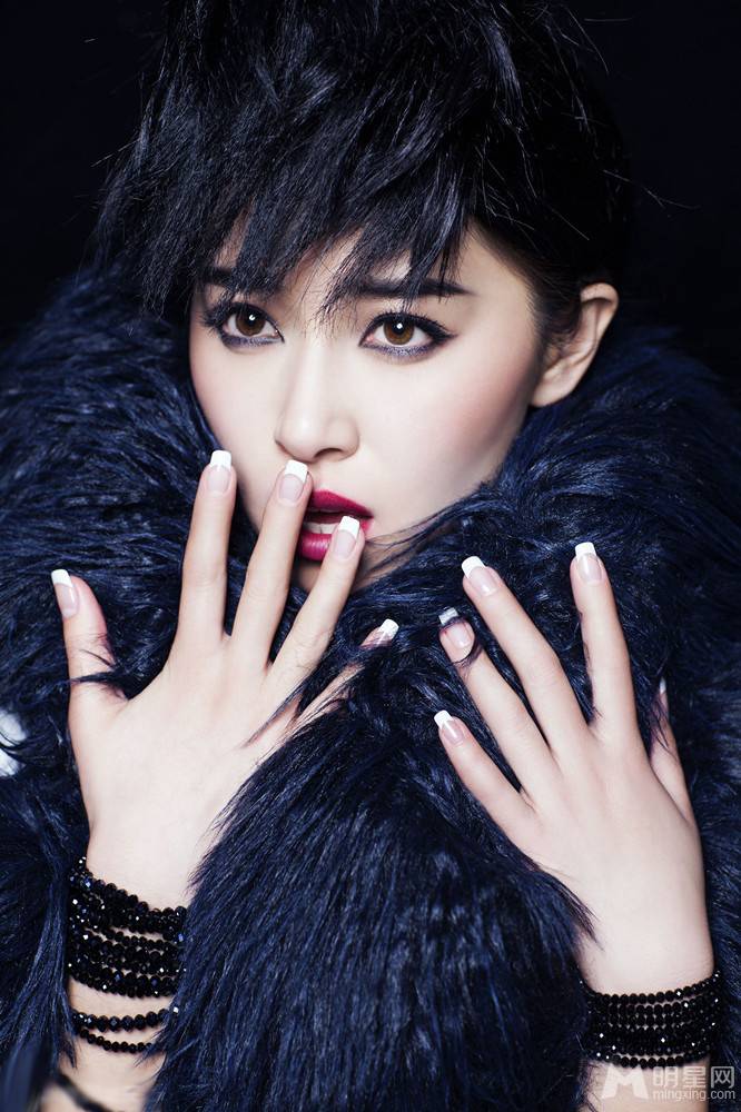 阚清子精致个性写真 尽展冷艳高贵范