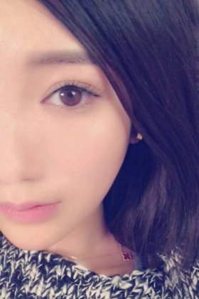 甜美女星毛晓彤微博晒照 卖萌表情逗趣可爱