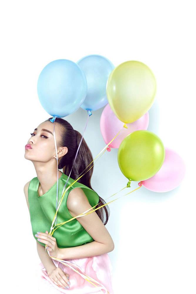 倪妮初春时尚写真 化身粉嫩糖果色甜美女孩