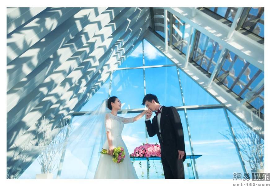 陶昕然何建泽甜蜜浪漫婚纱写真