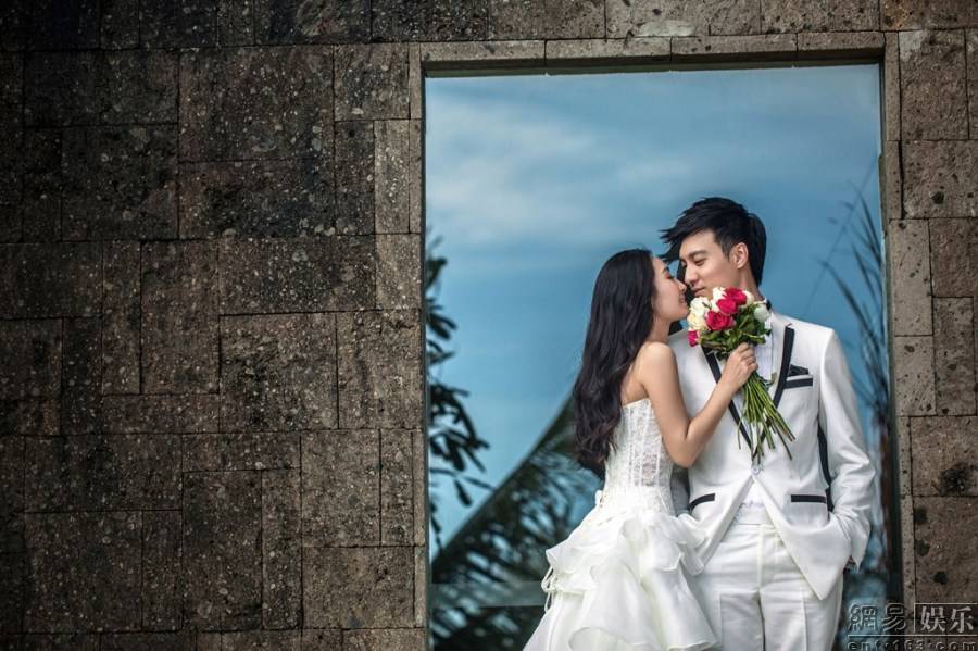 陶昕然何建泽甜蜜浪漫婚纱写真