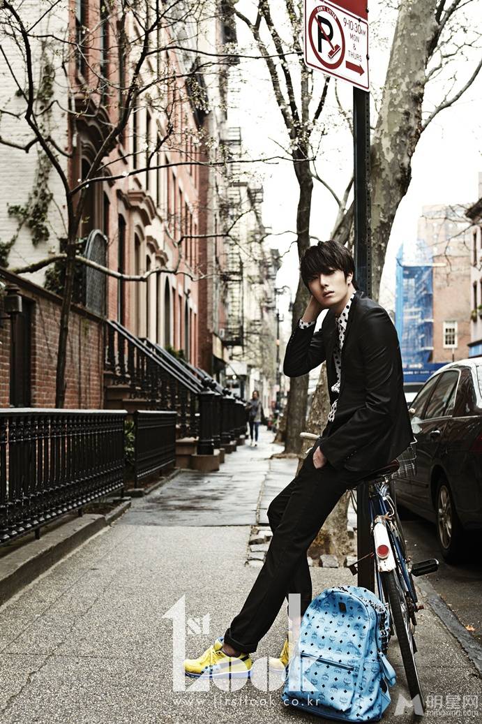 韩国男演员丁一宇帅气逼人画报写真