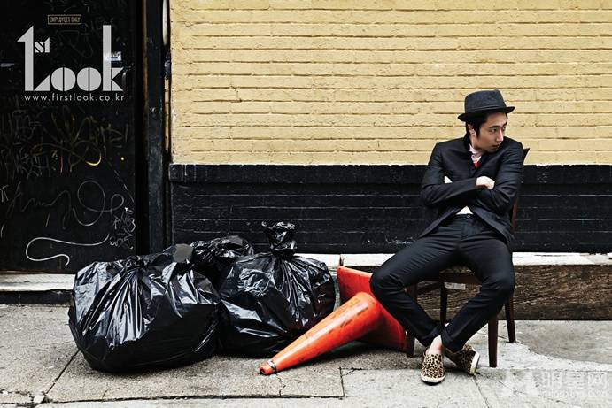 韩国男演员丁一宇帅气逼人画报写真