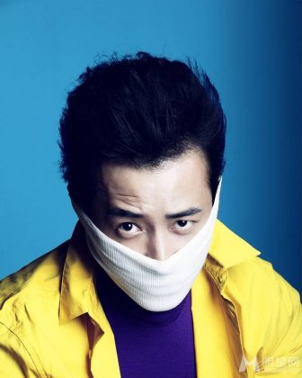 罗晋时尚杂志写真 大玩撞色风格搭配