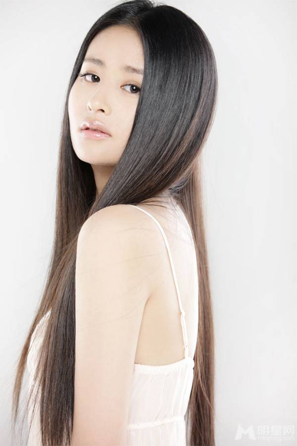 颖儿清新裸妆写真 素雅精致唯美动人