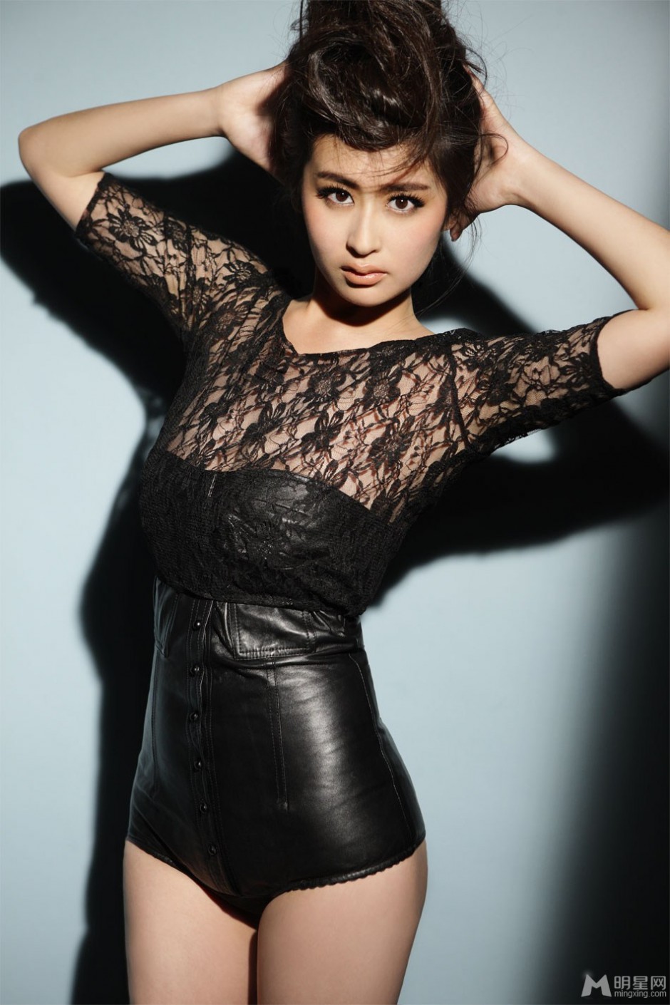 颖儿妖娆性感写真 化身火辣美人