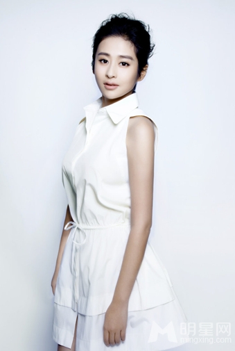 颖儿纯白清新写真 甜美笑容青春无敌