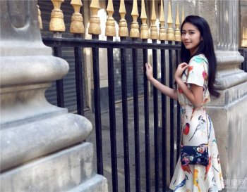 内地女星颖儿早春街拍 清新唯美优雅迷人