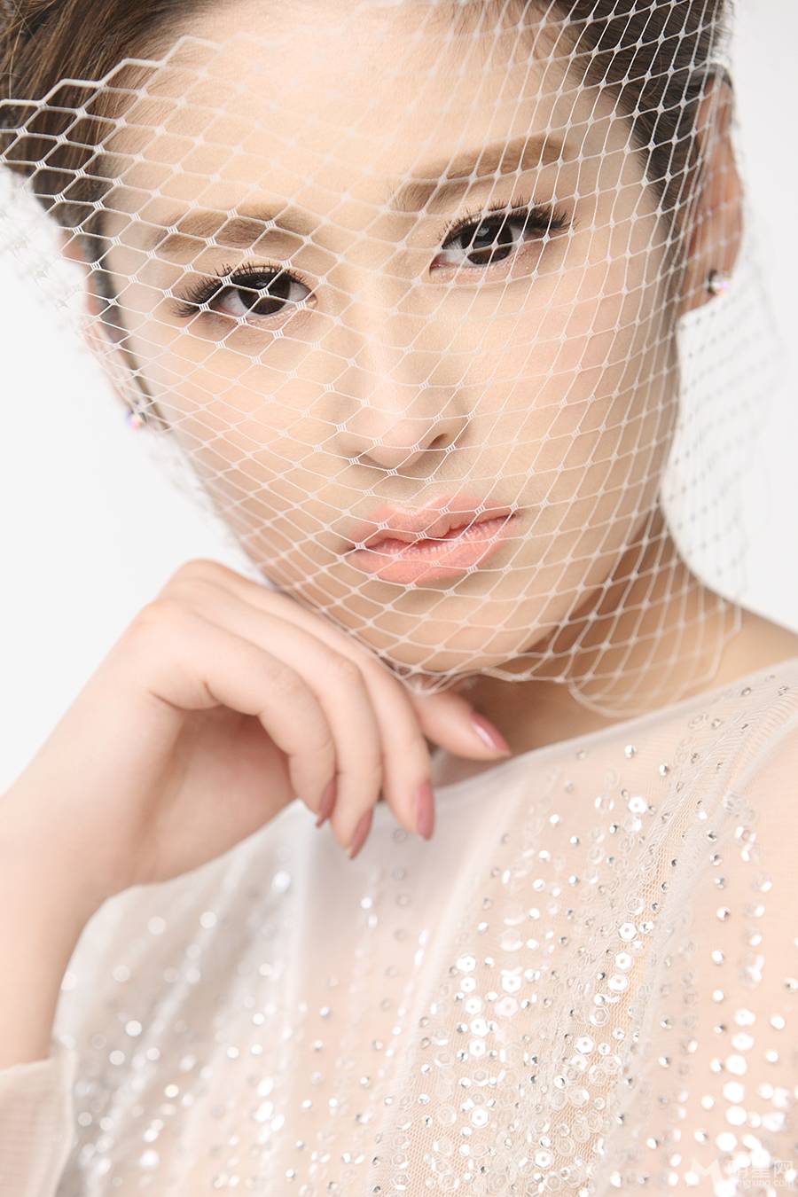 内地女星颖儿唯美清纯写真 素雅清淡朦胧美