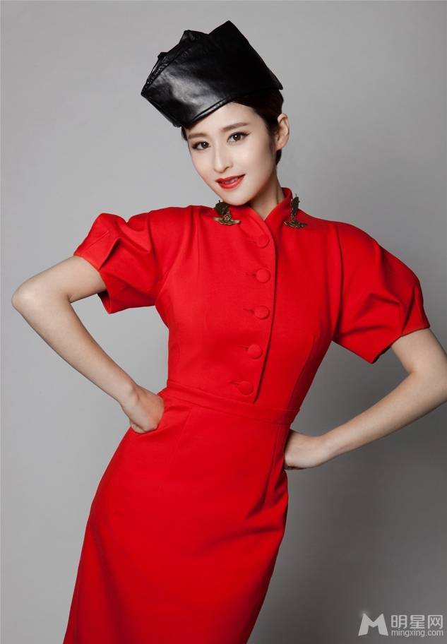 颖儿烈焰红唇复古时尚写真 个性妖媚迷人