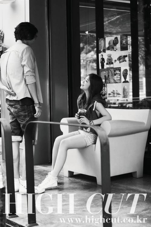 韩国女明星崔雪莉优雅女神范十足