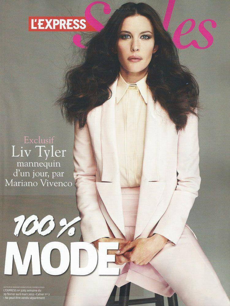 美国电影女演员丽芙泰勒冷魅黑白写真