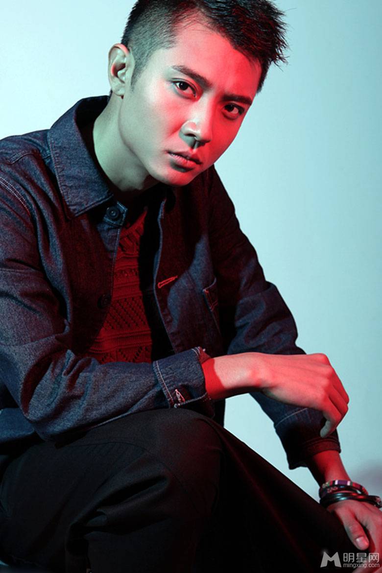 型男张丹峰帅气时尚搭配写真组图