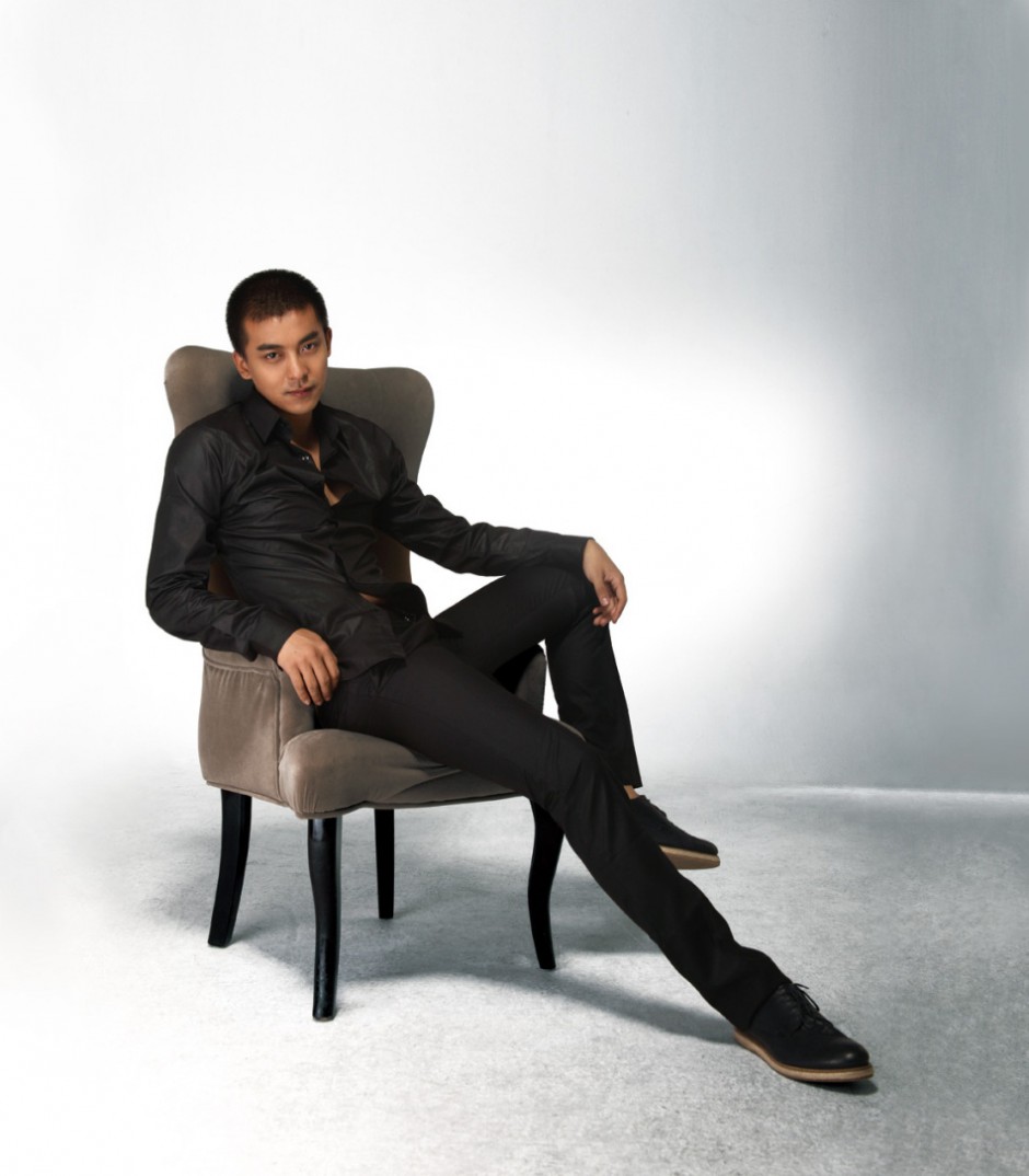 内地男演员李佳航潇洒耍酷写真集