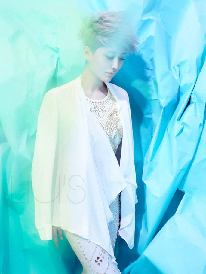 中国女演员海清演绎海之女唯美梦幻写真