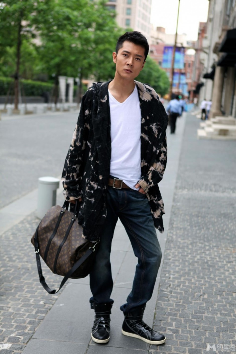 潮男张丹峰街头时尚休闲搭配写真