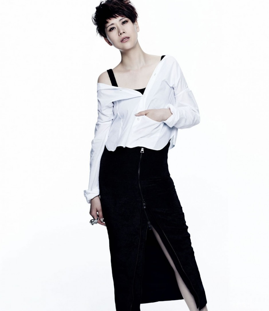 最具人气女演员海清微露香肩性感迷人