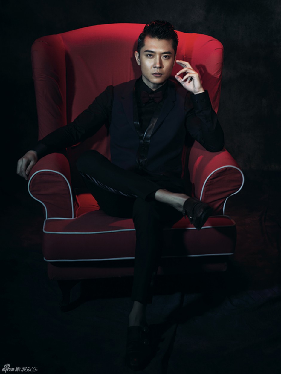 张丹峰优雅王族写真 展现邪魅暗夜风格