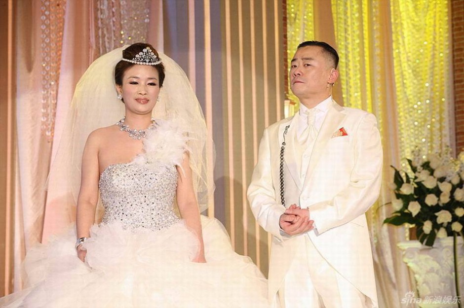周立波婚礼高清现场照曝光 与妻子恩爱引人羡慕