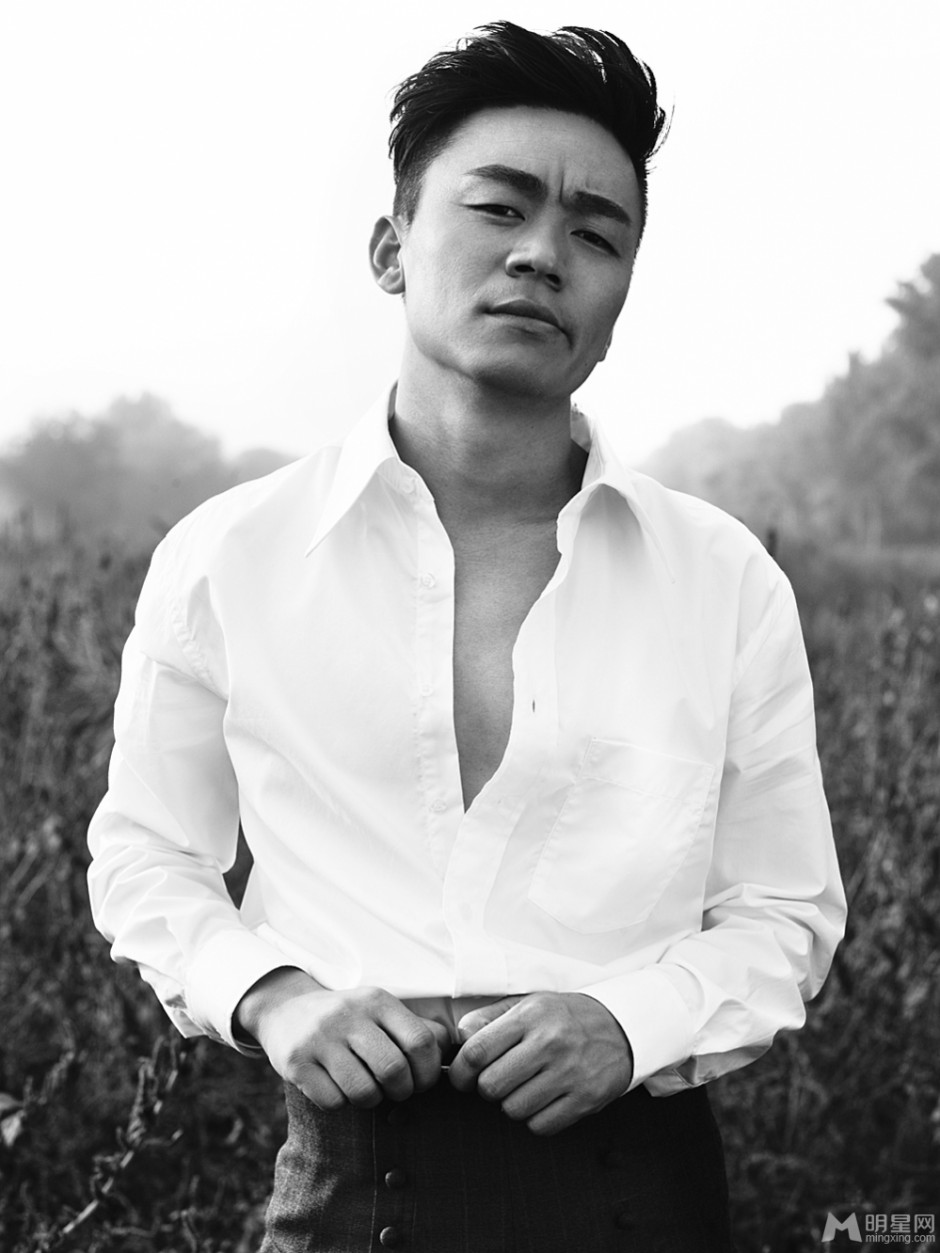 王宝强户外黑白时尚质感写真精选
