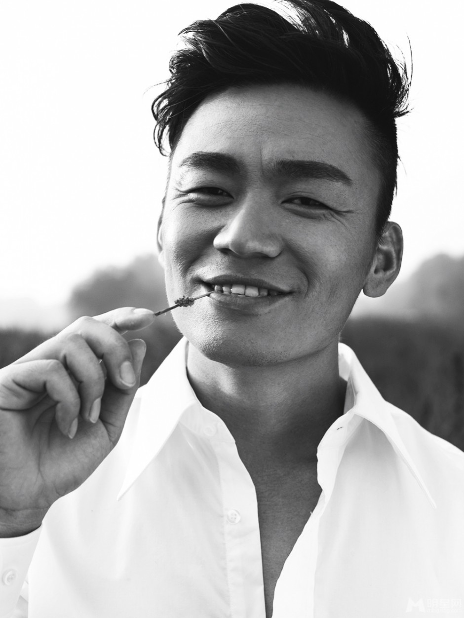 王宝强户外黑白时尚质感写真精选