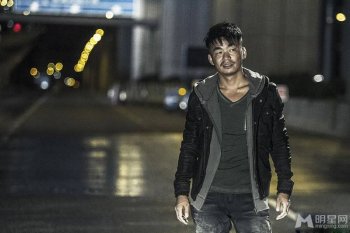 王宝强扮冷酷杀手 经典形象入木三分