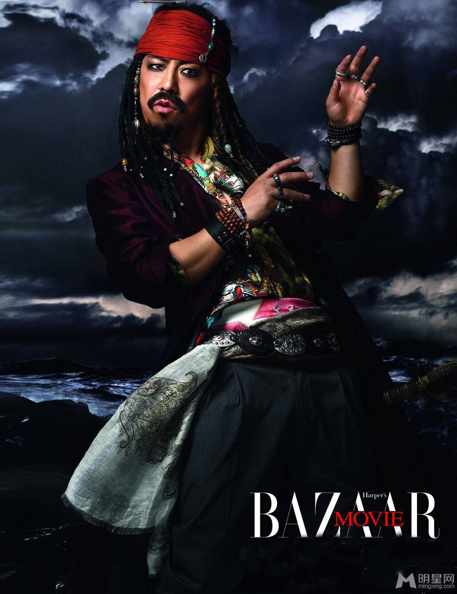 影帝黄渤另类写真 黑乌鸦小丑装演绎不同人生