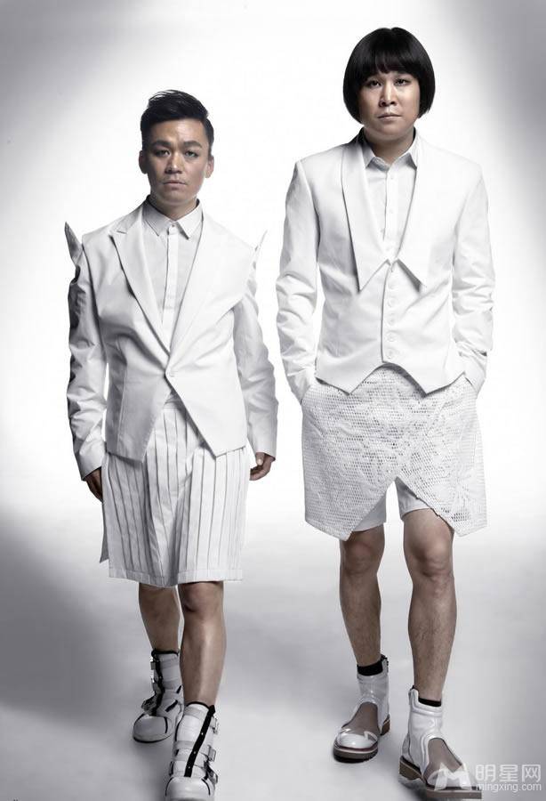 王宝强搭档小沈阳拍摄雷人搞怪写真