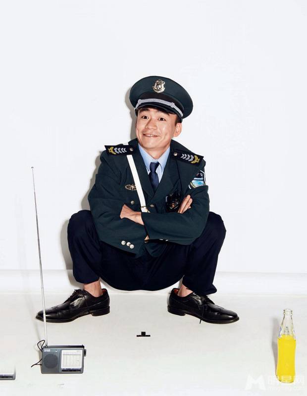 王宝强搞笑演绎小人物写真 坚韧品质惹人称赞