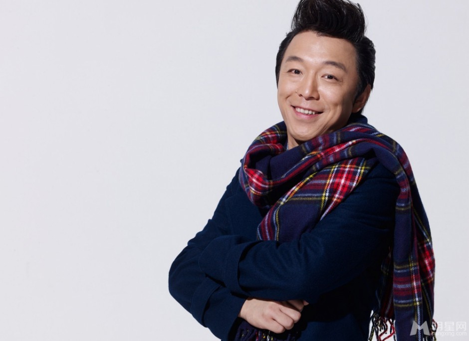 黄渤新年贺岁写真 喜气洋洋拜大年