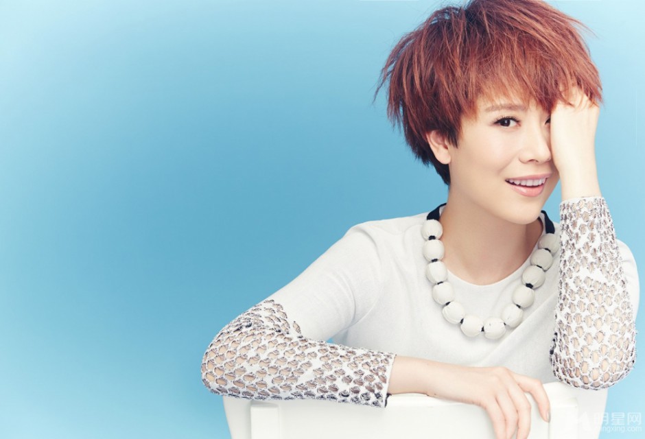 海清短发彰显个性魅力写真照