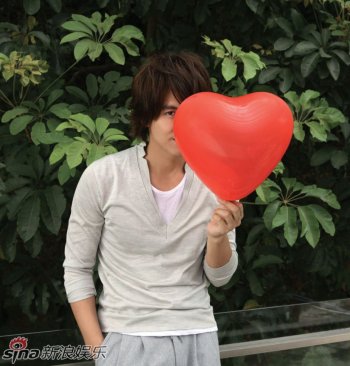 言承旭个人写真摄影 为新专辑造势宣传