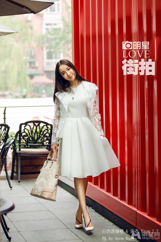 娄艺潇时尚装扮回头率爆棚