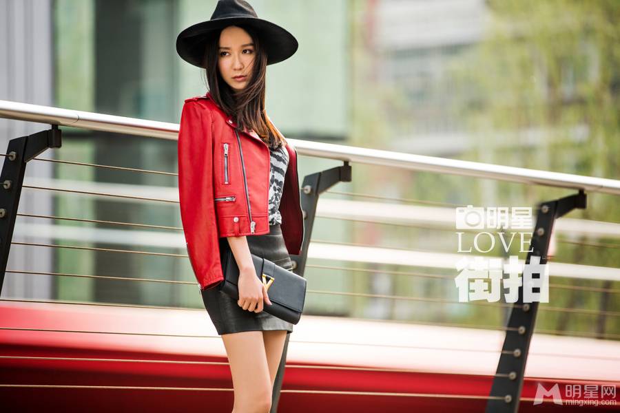 娄艺潇时尚装扮回头率爆棚