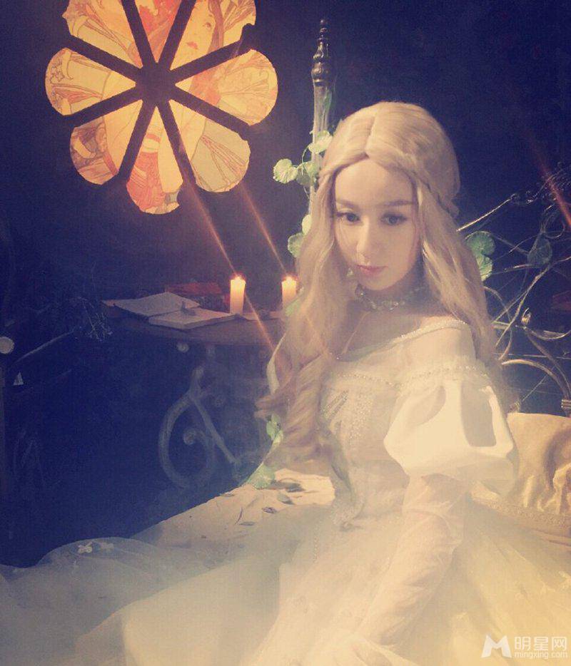 娄艺潇绝美造型宛若童话公主