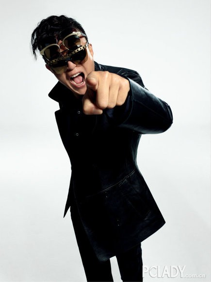 呆萌大叔孙红雷搞怪滑稽写真