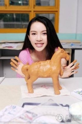 大陆女演员潘霜霜清纯动人美照