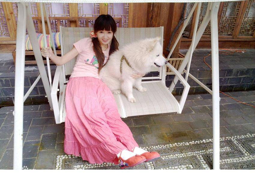 中国女演员娄艺潇清纯靓丽美照