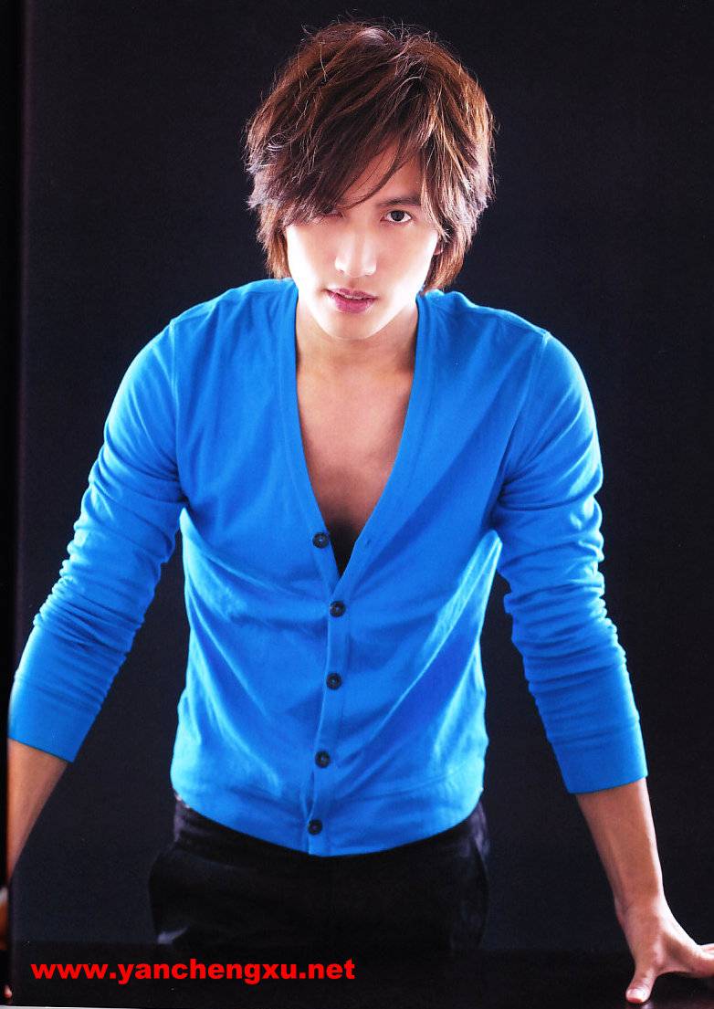 型男言承旭个人写真 气质清爽儒雅个性