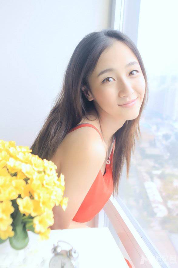 清新美女叶青尽显文艺范十足