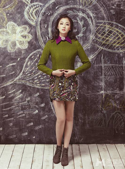 内地女演员叶青复古装扮展现迷人魅力