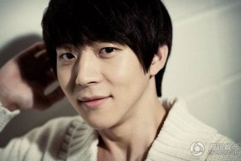 韩国男演员朴有焕阳光帅气写真