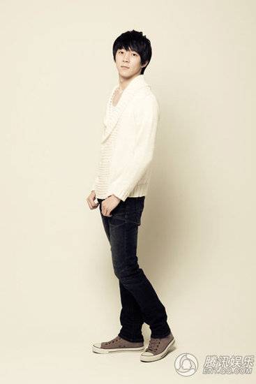 韩国男演员朴有焕阳光帅气写真
