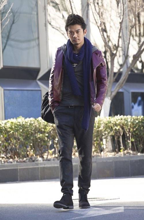 男演员芦芳生时尚成熟街拍照