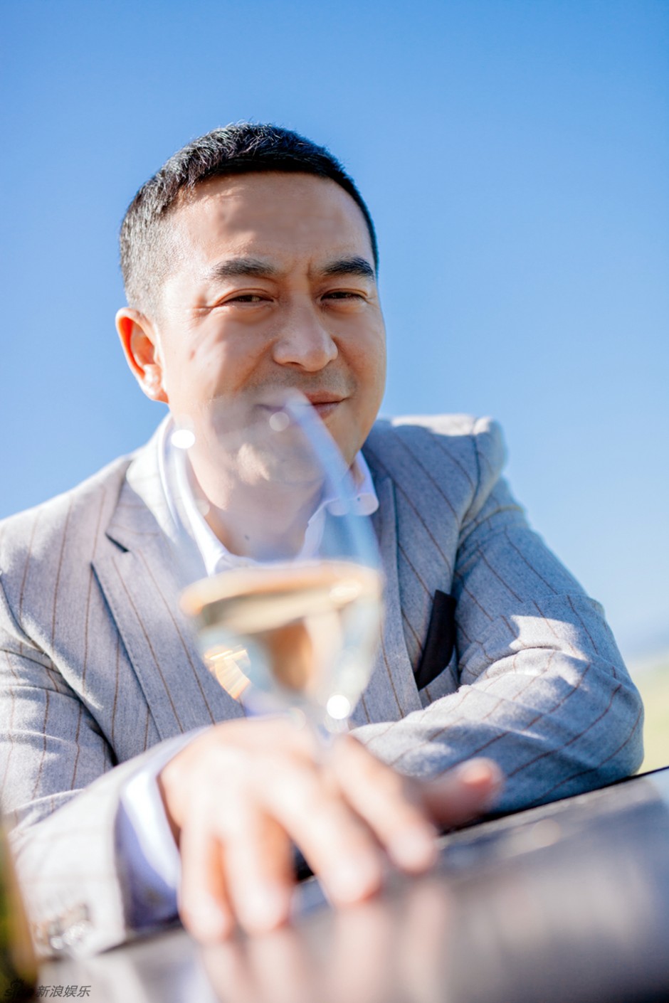 张嘉译异国风情成熟魅力写真集