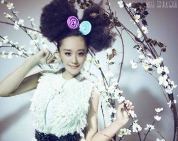 内地女演员海陆白裙清新可人写真