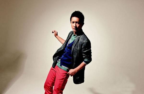 人气男明星韩庚冷峻潇洒写真