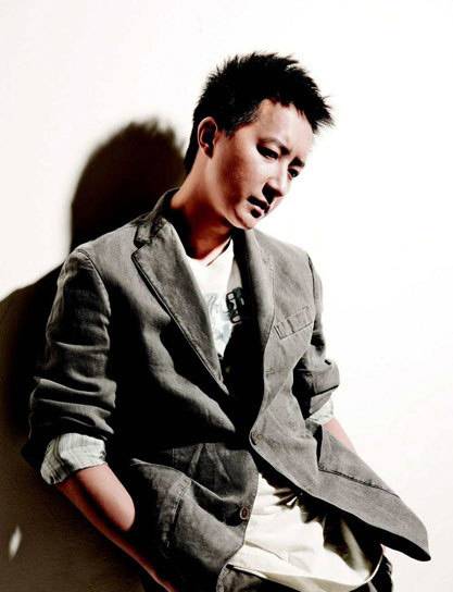 人气男明星韩庚冷峻潇洒写真